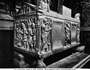 Images Dated 30th April 2012: Side of the sarcophagus of Catervo and Settimia, representing the Good Shepherd