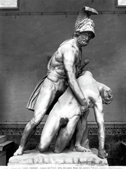 Images Dated 27th November 2007: Sculptural group of Menelaus holding the body of Patrocles, in the Loggia dei Lanzi, Florence