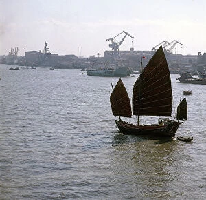 Images Dated 27th October 2009: Shanghai. In the harbor, junks, barges, modern ships