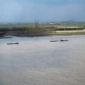 Images Dated 27th October 2009: Shanghai. Intustrial zone and the Yelow River