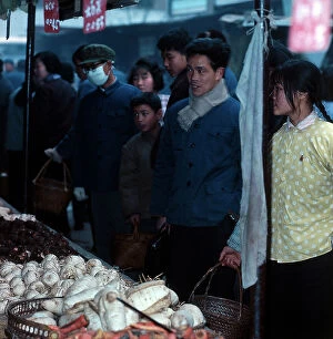 Images Dated 26th October 2009: Shanghai. Local market