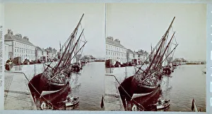Nave en el puerto de Boulogne-sur-Mer.