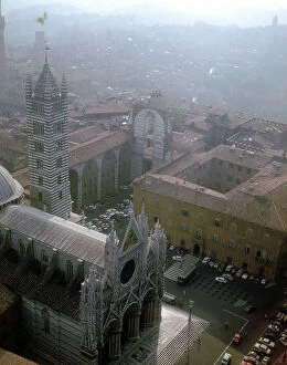 Images Dated 6th October 2006: Siena: Duomo