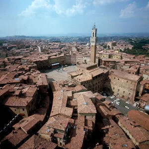 Images Dated 6th October 2006: Siena: Piazza del Campo and the Tower del Mangia