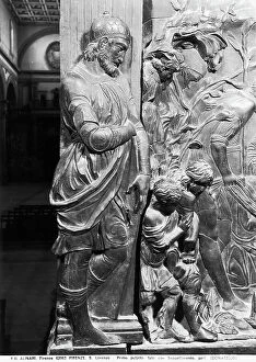 Images Dated 6th February 2007: A soldier helps lay Christ in the tomb; close up of Donatello's pulpit, Basilica of San Lorenzo