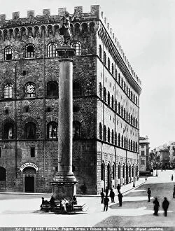 Florence Collection: Spini Ferroni Palace of Justice and the column in Piazza Santa Trinita in Florence