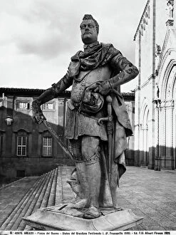 Images Dated 25th August 2009: Statue of the grand duke Ferdinand I Medici, work by Pietro Francaville in Piazza del Duomo in