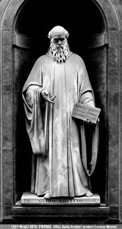 Images Dated 16th August 2011: Statue of Guido Aretino by the sculptor Lorenzo Nencini, located in the Uffizi Square in Florence