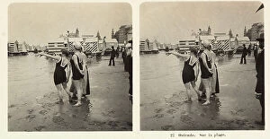 Images Dated 7th November 2011: Stereoscopic photography showing swimmers in Ostend