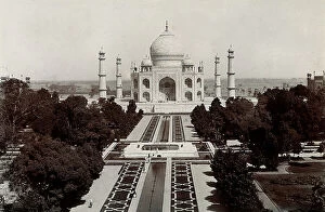 Images Dated 24th January 2011: The Taj Mahal, mausoleum of Empress Mumtaz Mahal, Agra, India