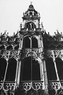 Images Dated 10th September 2003: Detail of the side of the City Hall (Hotel de Ville-Stadhuis) in Brussels