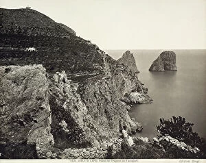 Images Dated 11th April 2005: Tragara point in Capri with the Faraglioni