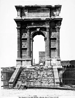 Images Dated 2nd April 2012: Trajan's Arch, Ancona