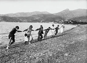 Images Dated 15th December 2009: Tug of war on the beach of Schiopparello, Elba Island