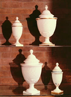 Images Dated 15th September 2003: Urns of the third period of Ginori Manufacturing