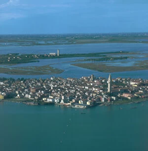 Images Dated 2nd January 2007: Venice, view of the Burano canal and the island of Torcello