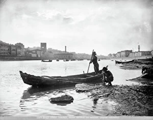 Florence Collection: View of the Arno in Florence with boatmen