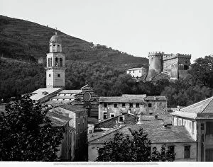 Images Dated 24th March 2011: View of the castle and the church in Levanto