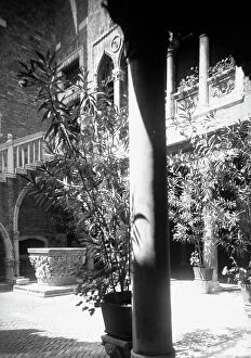 Images Dated 19th June 2009: View of the courtyard of a house in Venice