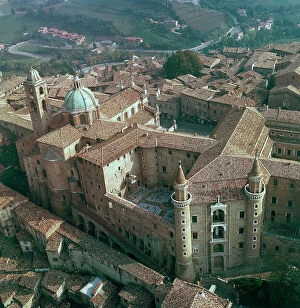 Images Dated 23rd January 2007: View of the Ducal Palace in Urbino