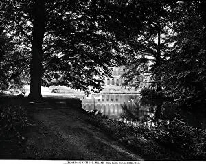 Images Dated 17th December 2010: View of part of the garden with pond of Villa Belgioioso, Royal