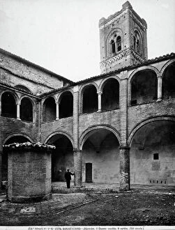 Images Dated 2nd April 2012: View of the interior courtyard of the Old Cathedral of S. Severino