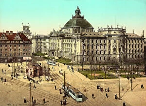 Images Dated 8th November 2011: View of Karlsplatz with the Palace of Justice in Munich