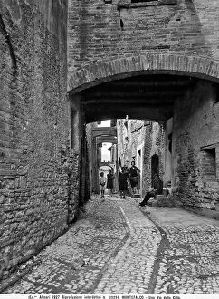 Images Dated 3rd April 2012: View with people of a street in the medieval city of Montefalco, Perugia