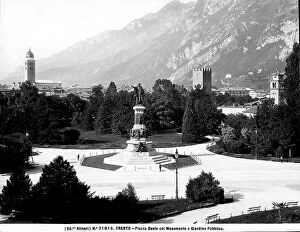 Images Dated 12th March 2010: View of Piazza Dante in Trento with a monument to Dante Alighieri and a public garden