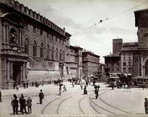 Images Dated 24th March 2009: View of Piazza del Nettuno (Neptune's Plaza) in Bologna with the facade of the Podest Palace