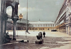 Images Dated 22nd December 2010: View of Piazza San Marco from Piazzetta dei Leoni towards the Procuratie in Venice