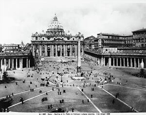 Images Dated 25th March 2011: View of the Piazza San Pietro in Rome with the church of Saint Peters