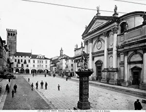 Images Dated 12th March 2010: View of Piazza Vittorio Emanuele in Bassano del Grappa, with the Church of St. Giovanni Battista