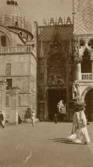 Images Dated 7th April 2010: View of the Porta della Carta of the Ducal Palace, Venice