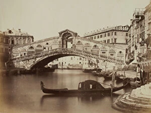 Images Dated 6th December 2011: View of the Rialto Bridge, Venice