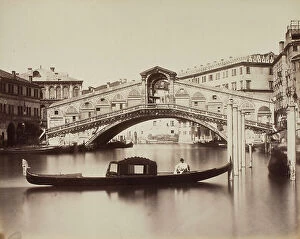 Images Dated 6th December 2011: View of Rialto Bridge, Venice