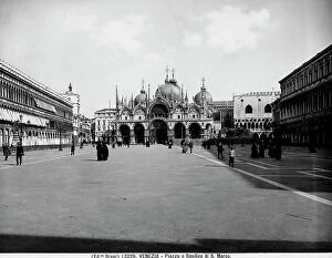 Images Dated 24th March 2009: View of Saint Mark's Square in Venice, in the background the facade of Saint Mark's Cathedral