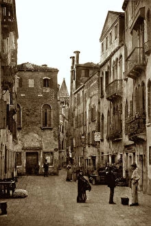 Images Dated 20th April 2011: View of the Salizzada San Samuele in Venice, with passersby. On the right a fruitvender