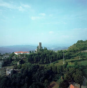 Images Dated 29th January 2007: View of San Leo with the Cagliostro Tower