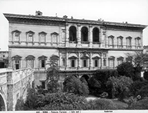 Images Dated 17th October 2006: View of the southern side of Palazzo Farnese, Rome