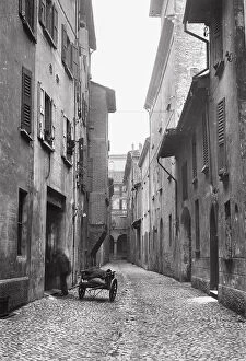 Images Dated 4th June 2003: View of a street in Bologna