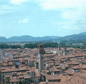 Images Dated 30th August 2007: View of the 'Tower of the Hours' Lucca
