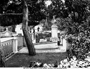 Images Dated 1st October 2008: Vittorio Alinari's first journey: the tombs of the Garibaldi family in Caprera