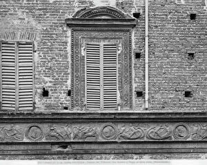 Images Dated 20th April 2011: A window with an earthenware frieze, Piacenza