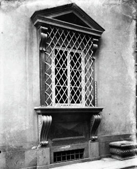 Images Dated 11th May 2006: Window of Palazzo Giugni (or Da Firenzuola) in Florence