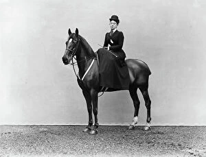 Images Dated 22nd March 2011: Woman on horseback