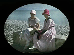 Images Dated 4th August 2009: Two women at the seashore, Corsica