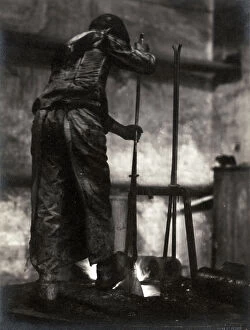 Images Dated 22nd June 2009: Worker in a 'Bullets Italian Factory' ('Fabbrica Italiana Proiettili'), 1920